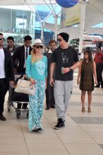 Paris Hilton arrives at Mumbai airport on 3rd Dec 2012 (13).JPG